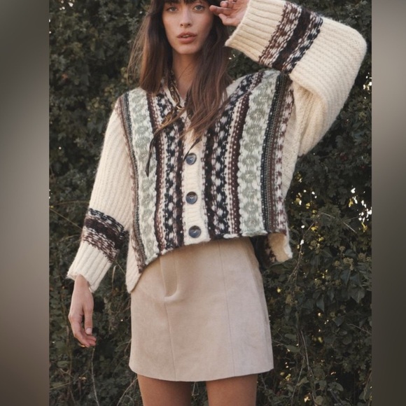 ZARA Suede Mini Skirt - Picture 2 of 12